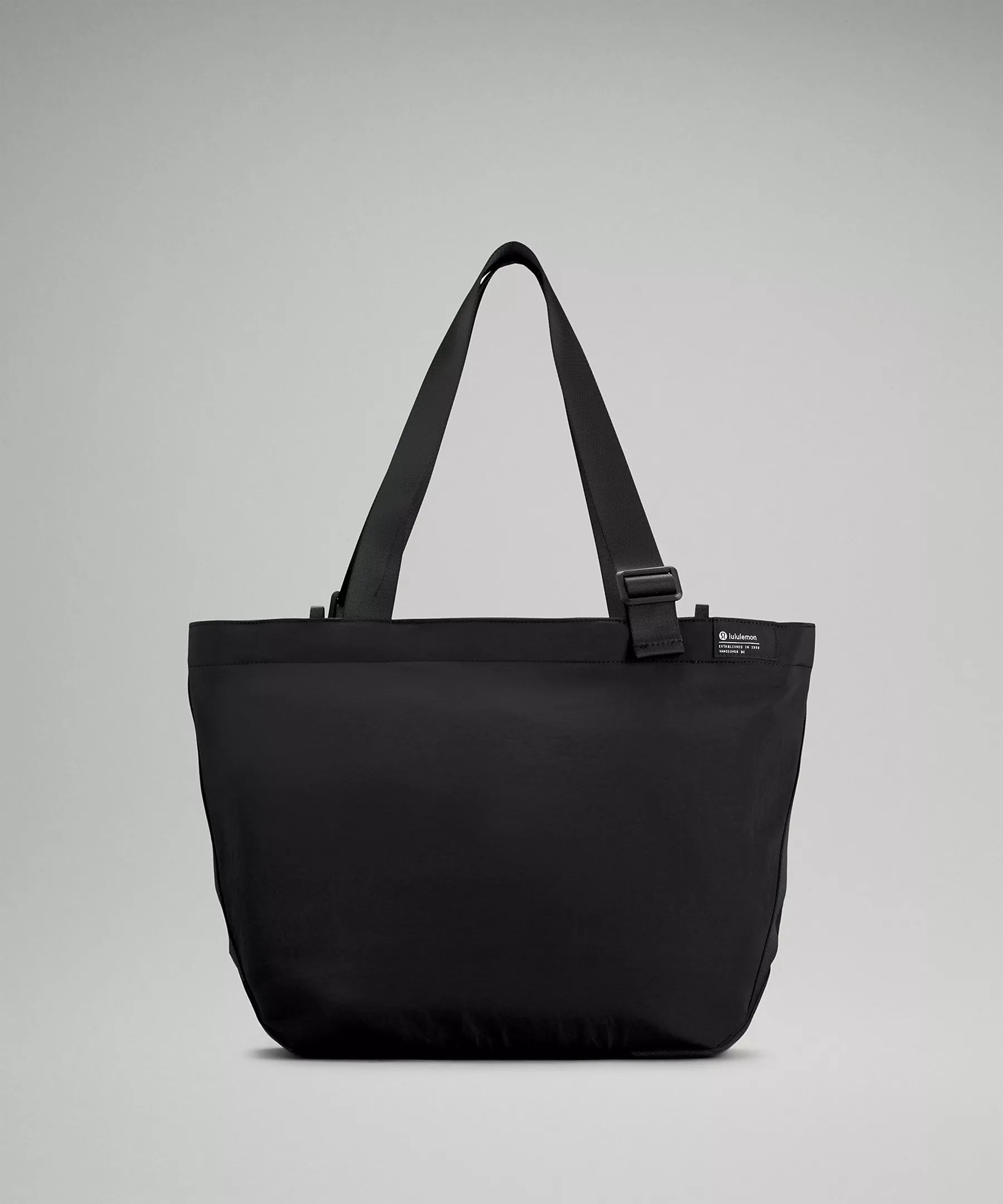 Clean Lines Tote Bag 22L | Lululemon (US)