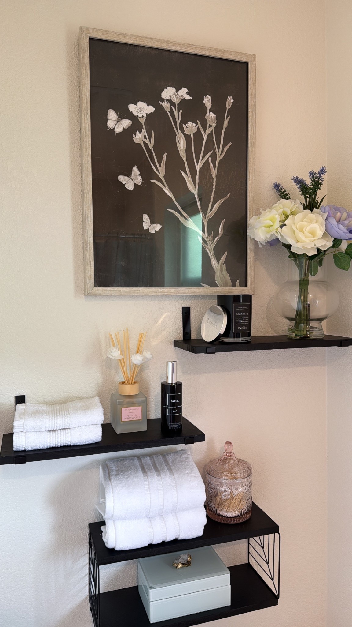 Adding floating shelves to your home changes the space 😍

#LTKSaleAlert #LTKHome