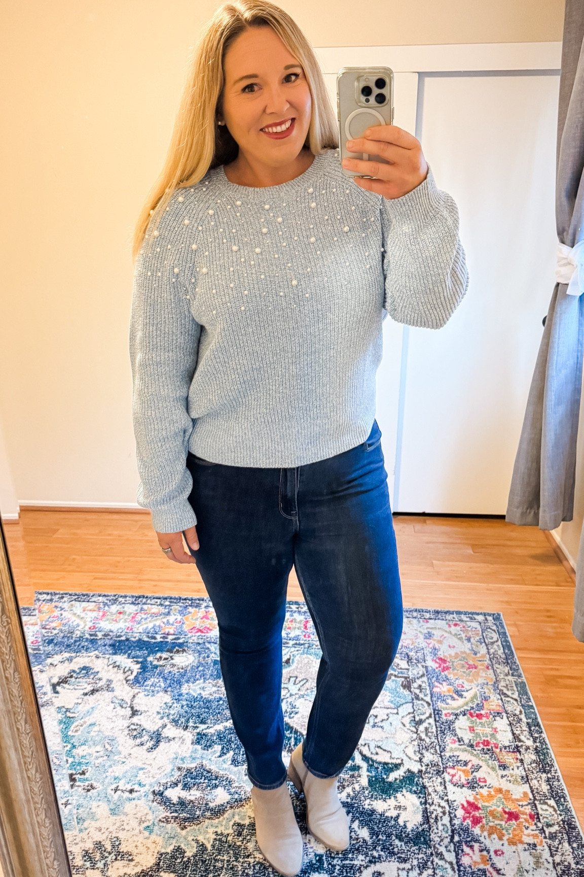 casual holiday outfit 🎄

#LTKSeasonal #LTKMidsize #LTKHoliday