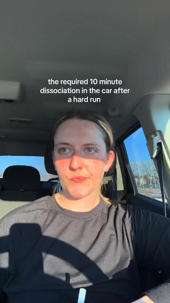 Plz tell me I’m not the only one who does this haha 
#running #runna #halfmarathontraining #runninggirl