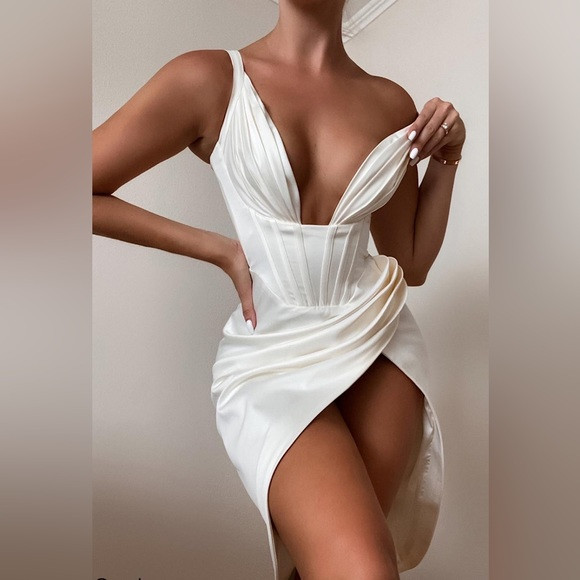 House of CB | “Faye” dress | Poshmark