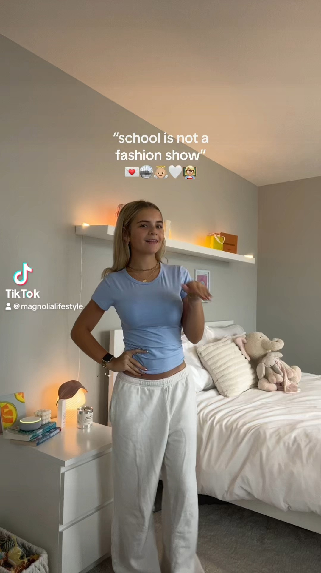 1st outfit:

top: white fox (XS)
bottoms: brandy melville

second outfit:

top: garage (XS)
pants: pacsun (24)

3rd outfit: 

top: edikted (XS/S)
bottoms: princess polly (2)

4th outfit: 

top: princess polly (4)
jean skirt: white fox (XS)

5th outfit: 

top: princess polly (2)
pants: edikted (XS)