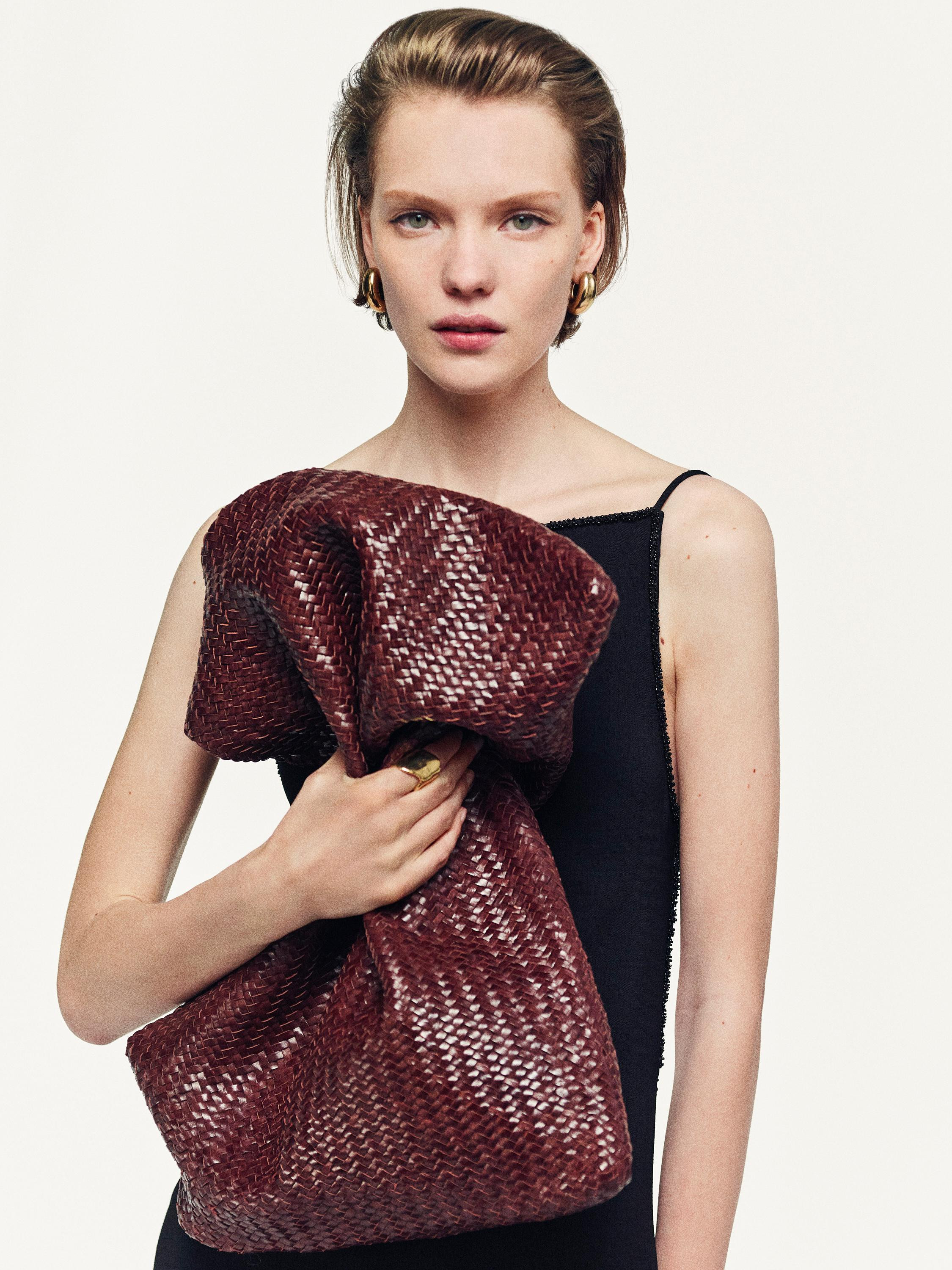 Nappa leather woven maxi tote bag | Massimo Dutti US