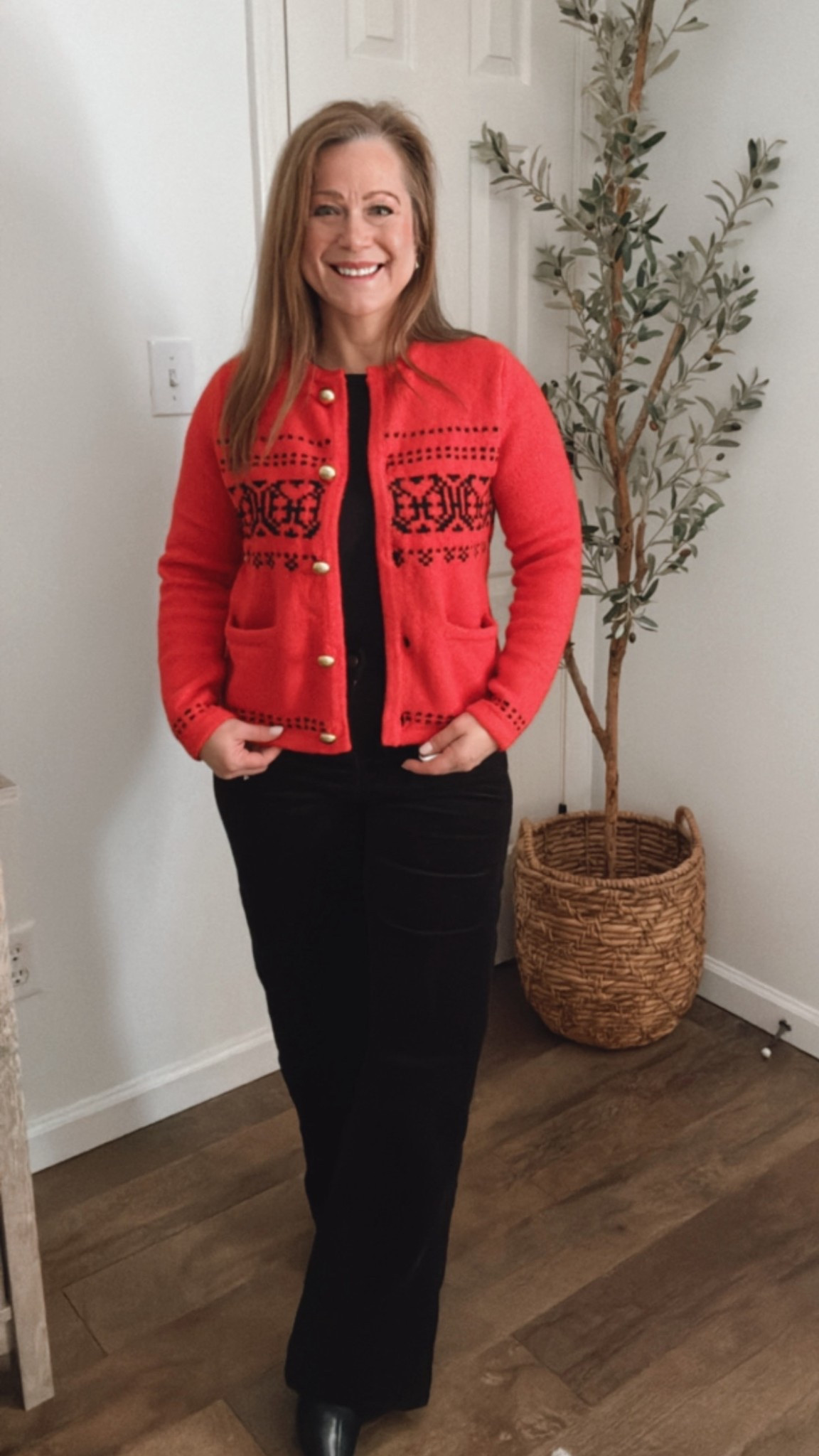 My sweater is in stock and on sale! Also
Comes in navy 😍

#LTKSaleAlert #LTKMidsize #LTKPetite