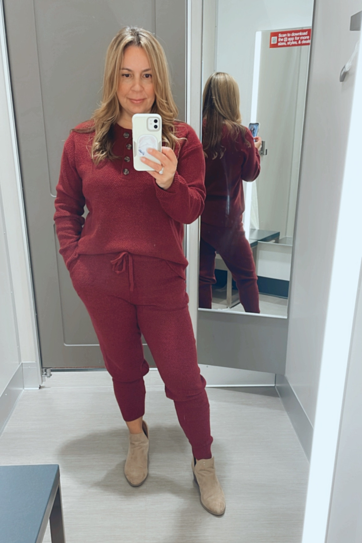 Adorable sweater set and so comfortable would make a great gift! I’m wearing a medium in top and joggers. The perfect lounge set!









Christmas gift, casual style, Target fashion, midsize fashion, #LTKFind
Target style 

#LTKGiftGuide #LTKcurves #LTKHoliday