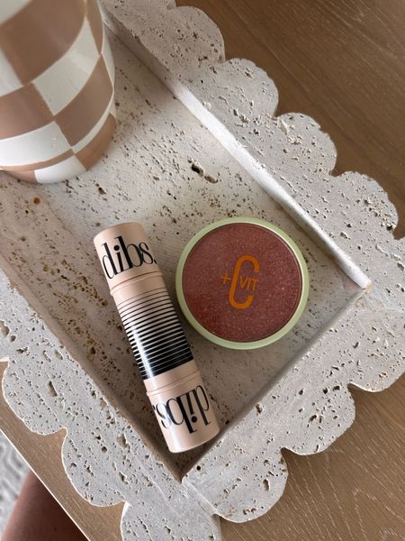 My current contour and glow products! DIBS contour stick in 2 and Pixi beauty shimmer blush 

Beauty 
Ulta 
Sephora 
Summer glow products 



#LTKbeauty #LTKstyletip #LTKSeasonal