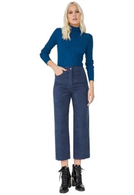 Calça AMARO Pantacourt Veludo Cotelê Azul Marinho | Dafiti (BR)