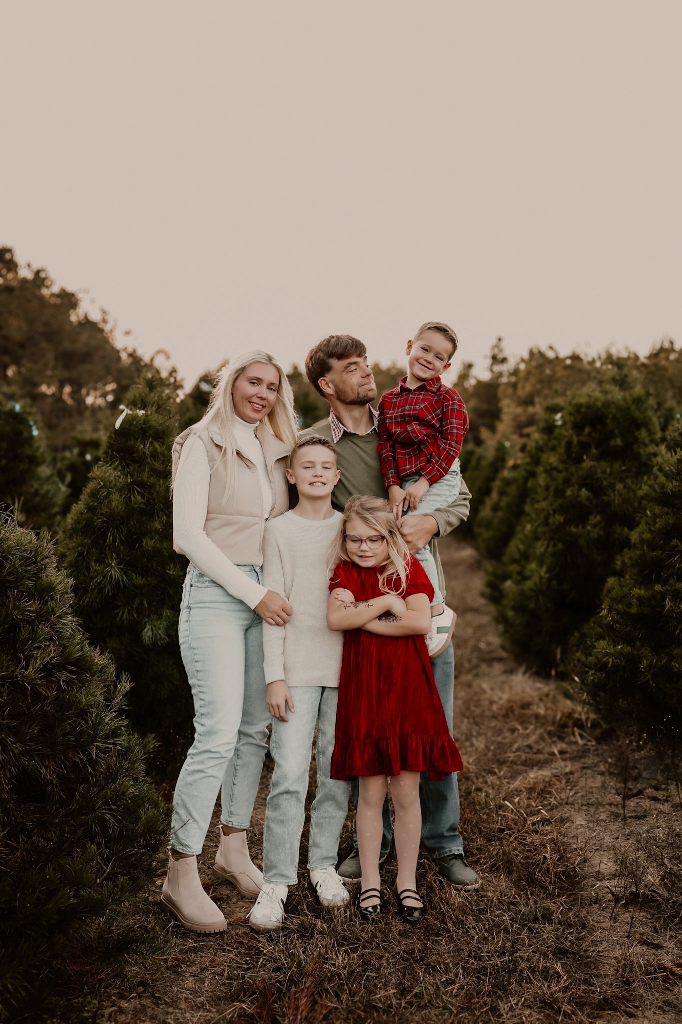 Our family pictures for Christmas could not have turned out better 🥹😭🫶🏽

#LTKKids #LTKHoliday #LTKmomlife