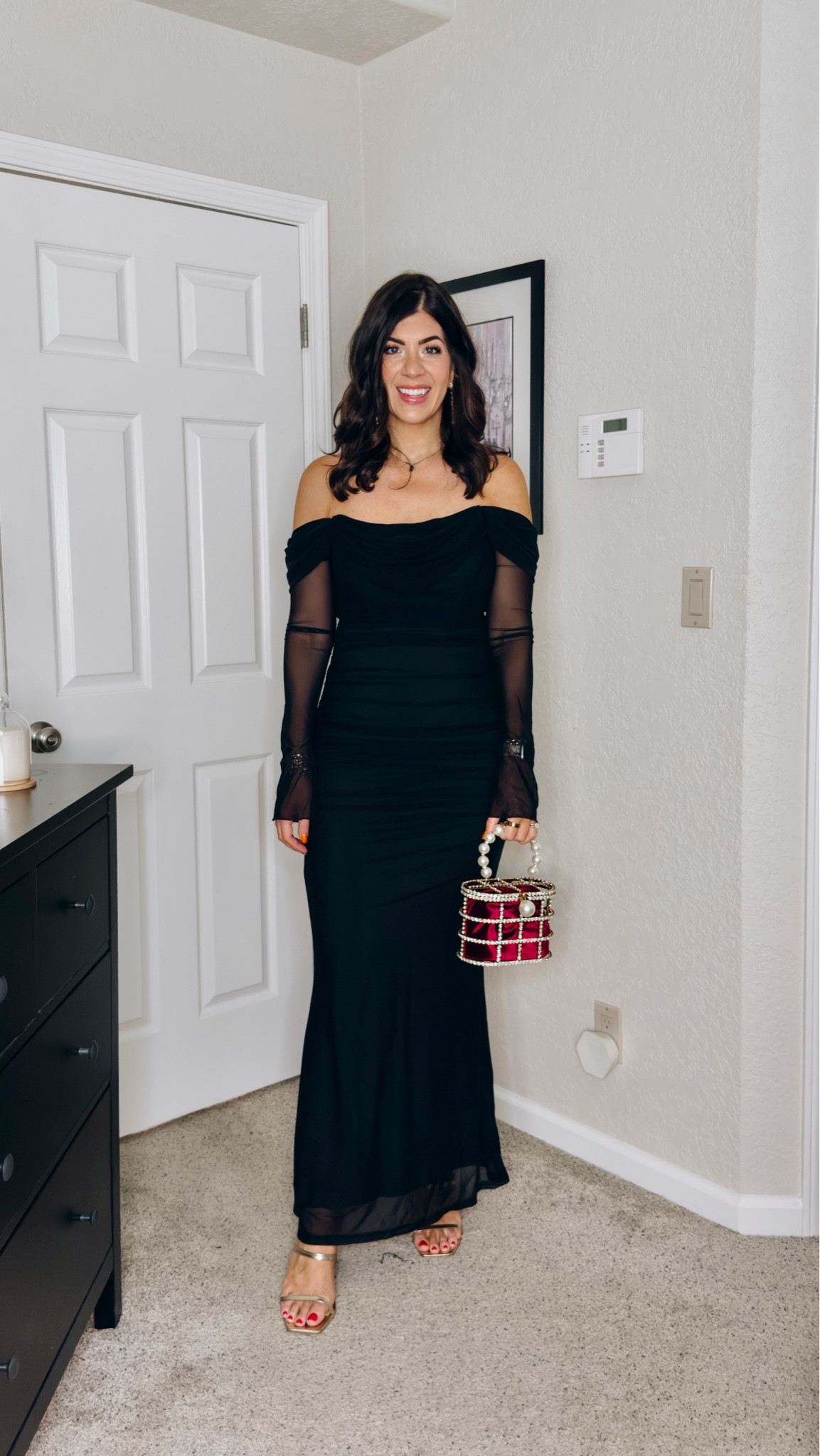 In a large in the corset mesh long sleeve wedding guest dress 

midsize wedding guest dress, midsize dresses, fall wedding, fall dresses, wedding dress code, formal dresses, semi formal dresses, curvy dress, wedding guest style, size 8 style, size 10, midsize fall, trending fall style

#LTKWedding #LTKMidsize #LTKFindsUnder50