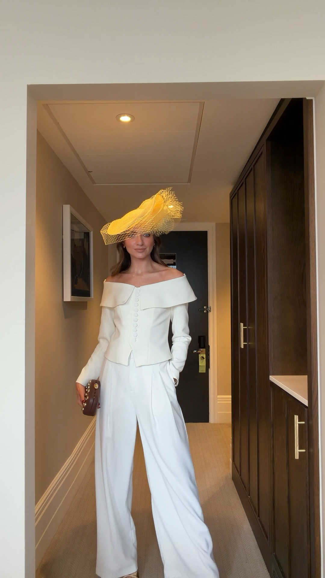 Ladies day 
Size6 in the jacket
)8Long in the trousers
I’m 5ft 6 
Gold heels
