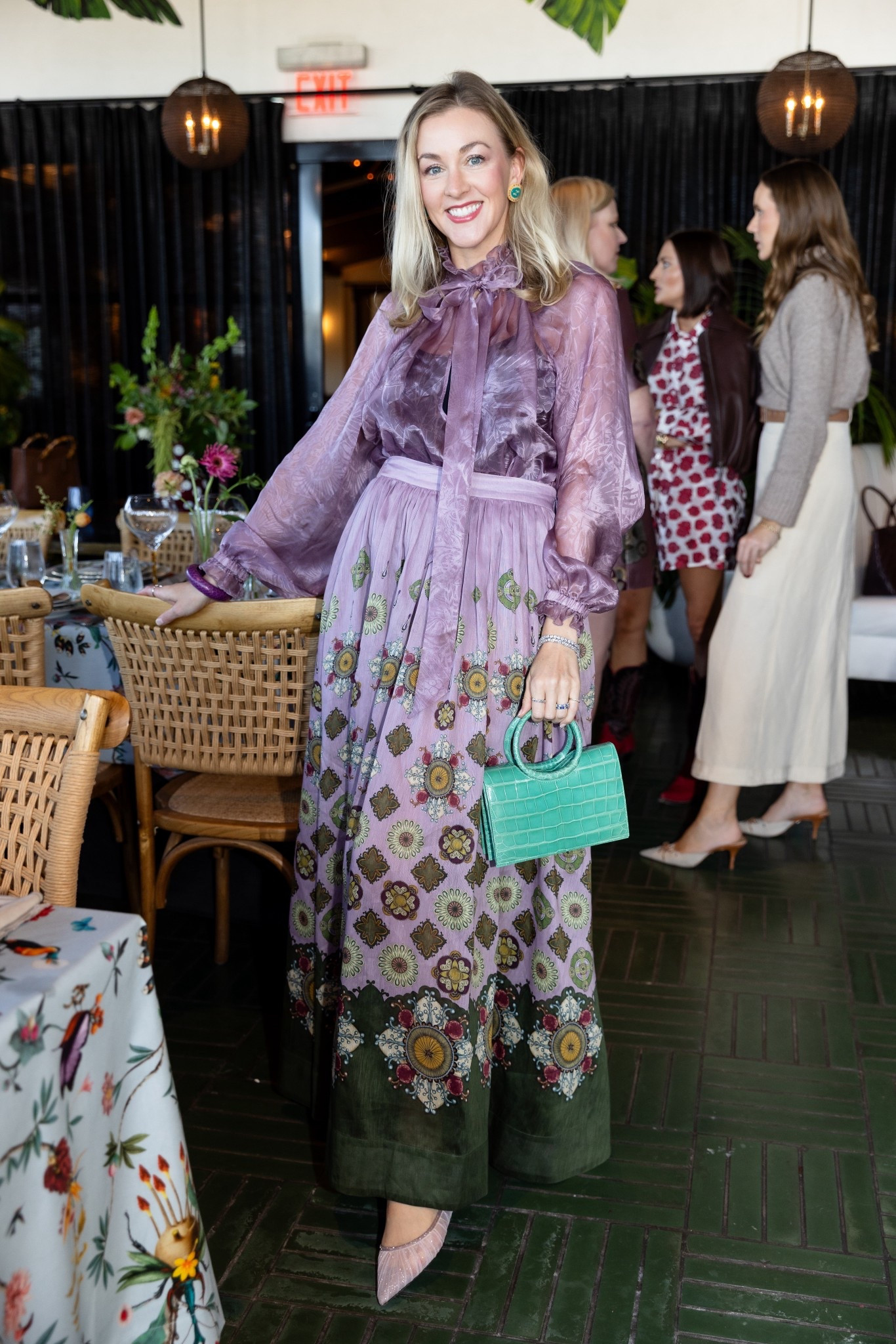 Benvenuti La Doublej 💥💜

Wearing a small in both pieces 
Shoes are Jimmy Choo
Bag is Barfield Collection 

#pairswellwith #styled #ladoublej #funfinds #parties

#LTKdayinmylife #LTKWorkwear #LTKHoliday