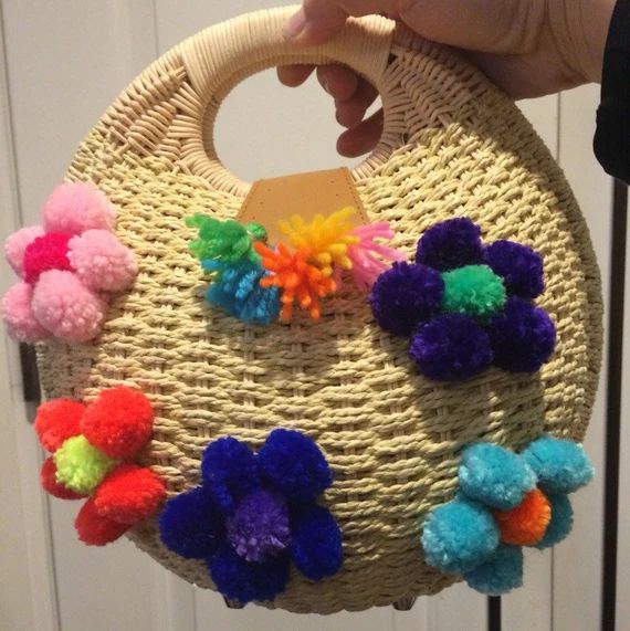 Straw beachbag with flower pompoms. FREE SHIPPING | Etsy (US)