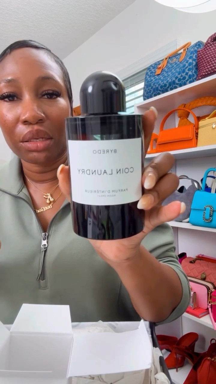 Let’s do the unboxing… Loving this gift set with the 5 trial size fragrances. Makes perfect gifts!


#LTKGiftGuide #LTKHoliday #LTKSeasonal