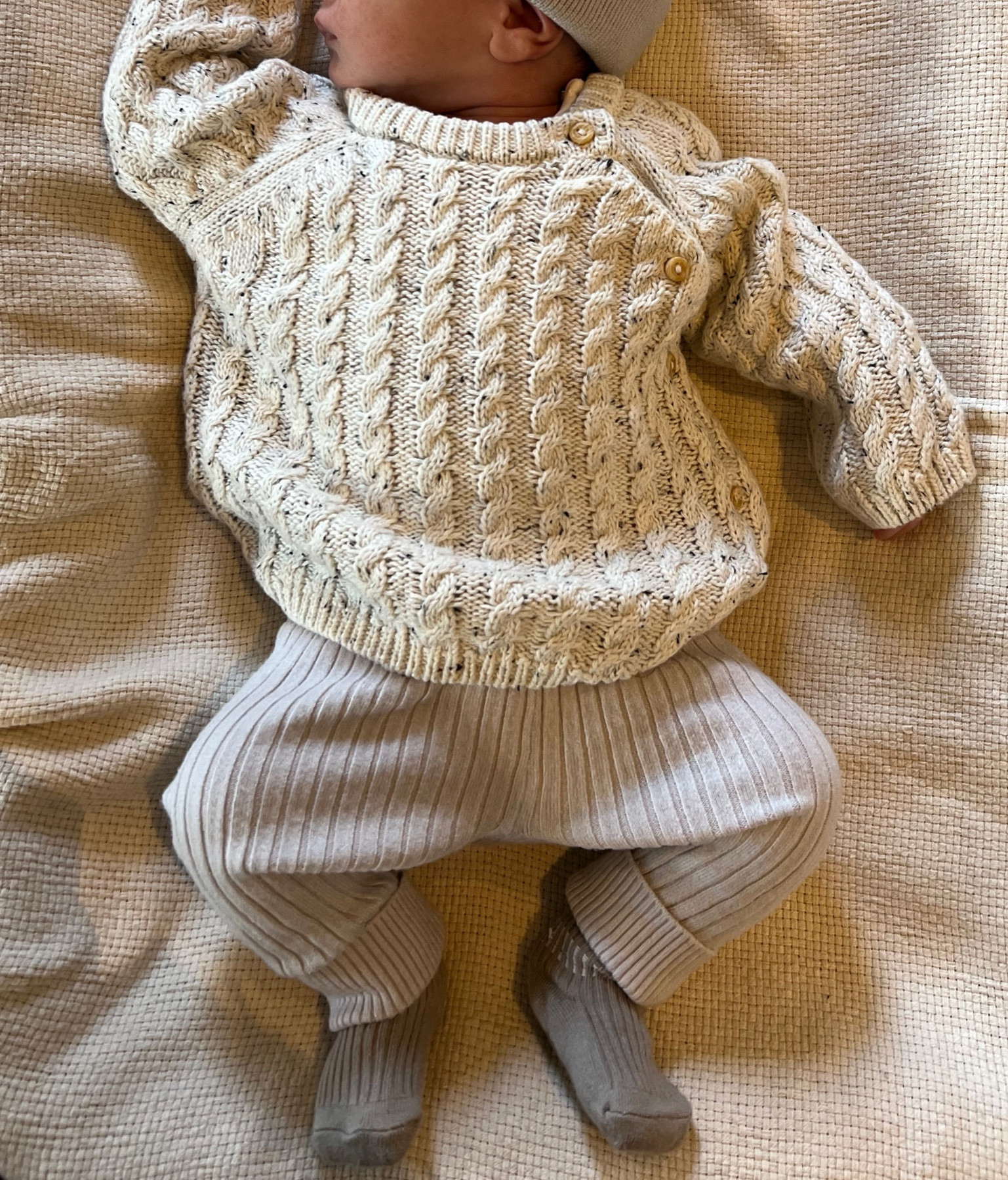 A cosy knitted outfit for the baby ☁️

#LTKeurope #LTKbump #LTKbaby