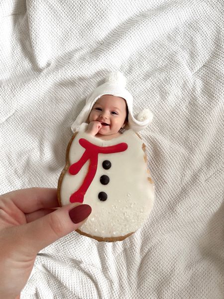 baby snowman 

#LTKbaby #LTKfamily #LTKHoliday