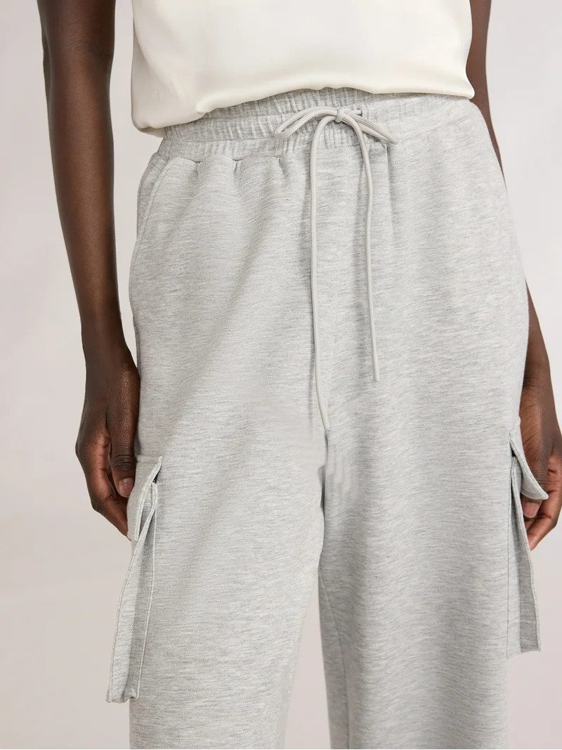 Scoop Women’s and Women’s Plus Ultimate ScubaKnit Wide Leg Cargo Sweatpants, Sizes XS-4X | Walmart (US)