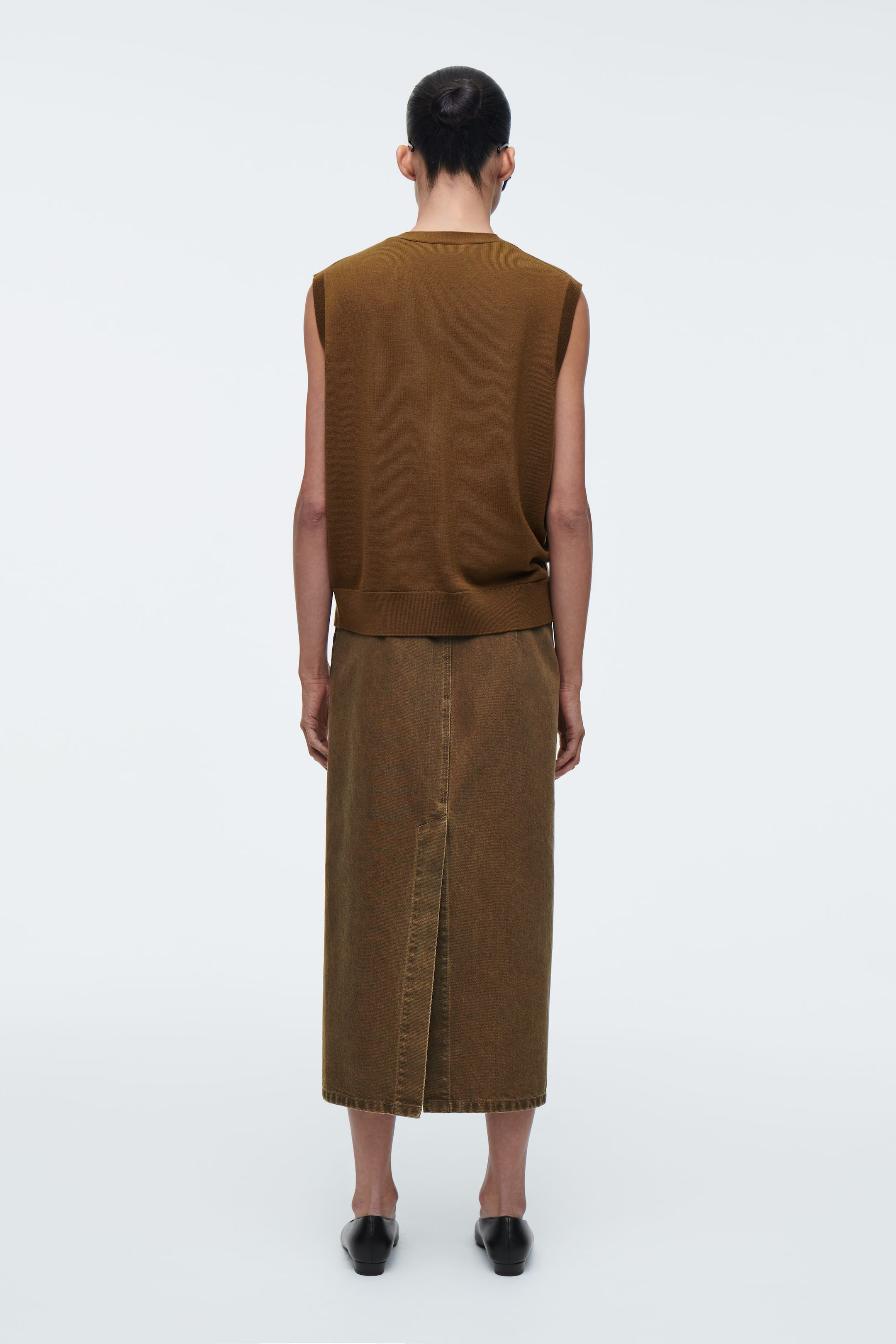 V-NECK MERINO WOOL WAISTCOAT - BROWN | COS UK