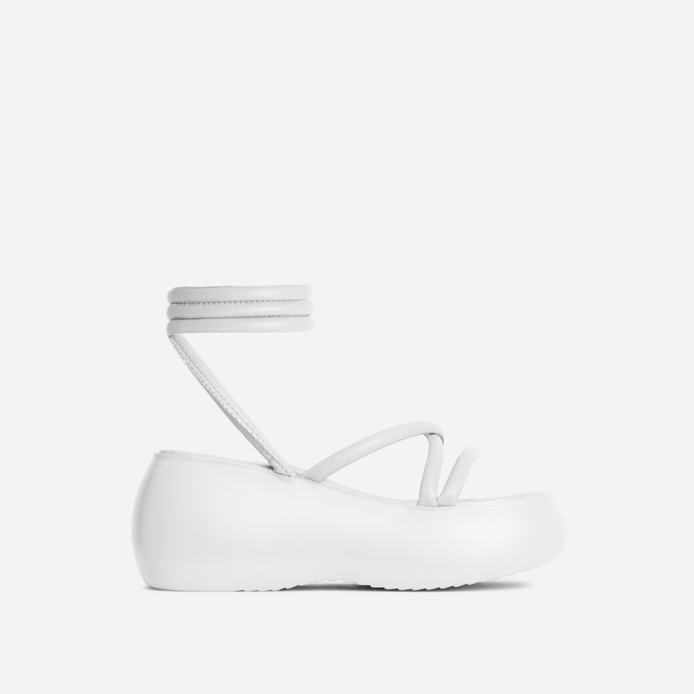 Oui Lace Up Extreme Wedge Open Toe Flat Sandal In White Faux Leather | EGO Shoes (US & Canada)