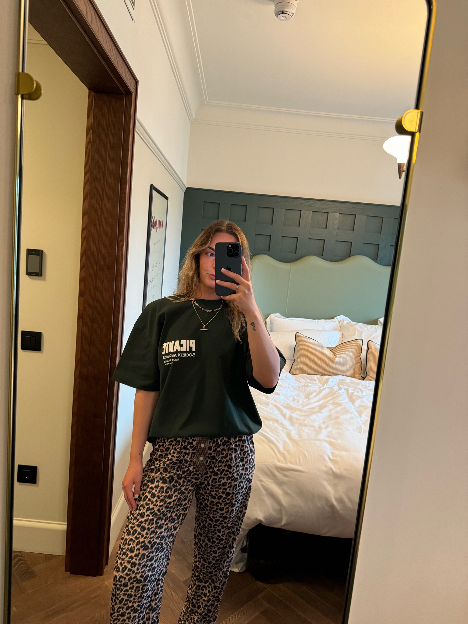 Leopard print trousers, boxer trousers, oversized graphic tee, t shirt, picante, handover, casual outfit, laidback look, Sunday, airport outfit, workwear, summerr

#LTKsummer #LTKeurope #LTKuk