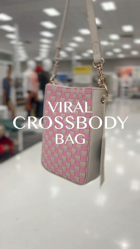The VIRAL bag is back!! 

#LTKstyletip #LTKitbag