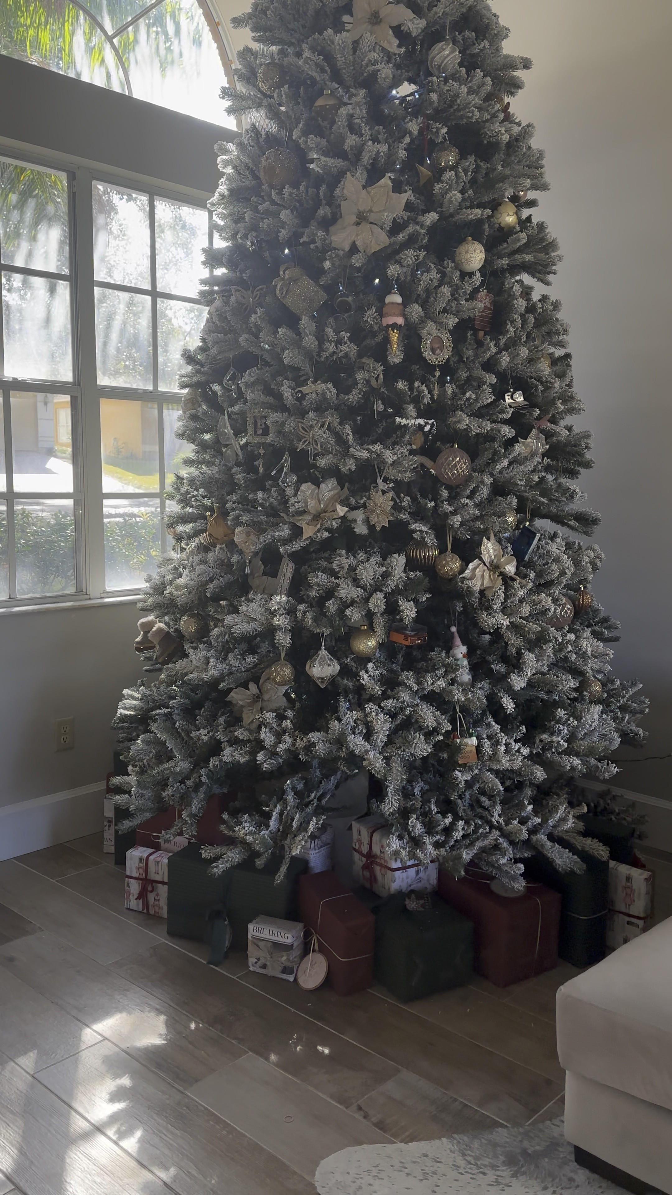 5 days left for guaranteed pre-Christmas delivery from #KingofChristmas + save an additional 15% off already reduced prices with promo code FINAL15!

Also, today only, save $5 on your #Etsy wrapping paper order using promo code LASTCHANCE24. It’s beginning to look a lot like #Christmas 🎄🎅🏽🎁

#holiday #holidaydecor #christmasdecor #ornaments #gifts #presents #wrappingpaper #holidayhome #christmastree #christmastrees #artificialtree #fauxtree #artificialchristmastree

#LTKHoliday #LTKSeasonal #LTKWatchNow