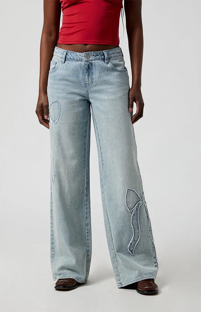 Women's Casey Low Rise Baggy Jeans Bow Light Indigo in Medium Indigo - Size 25 | PacSun