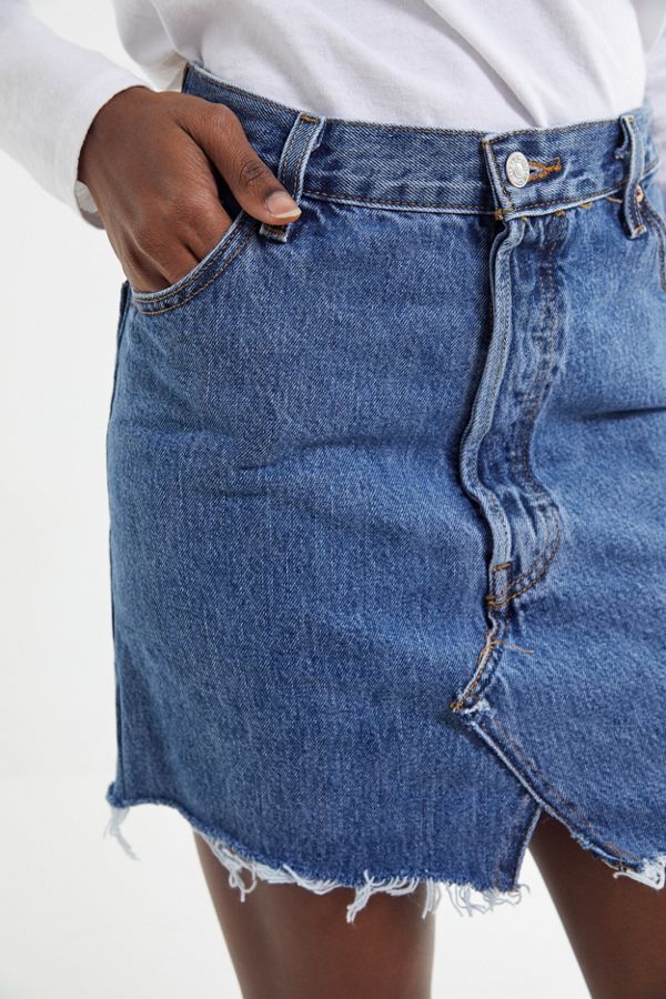 Urban Renewal Remade Levi’s Notched Denim Mini Skirt | Urban Outfitters (US and RoW)
