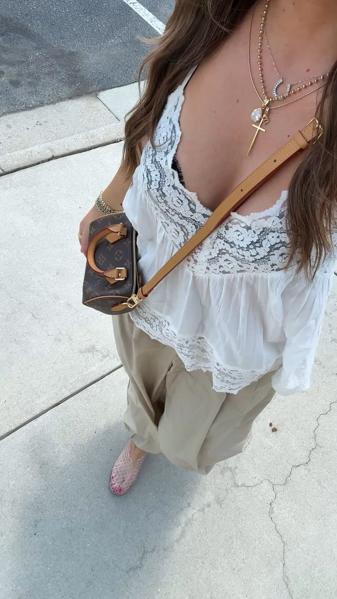 Size small in the top. Size medium in pants but could’ve done a small. 
Casual ootd. Balloon pants. Free people top

#LTKootd