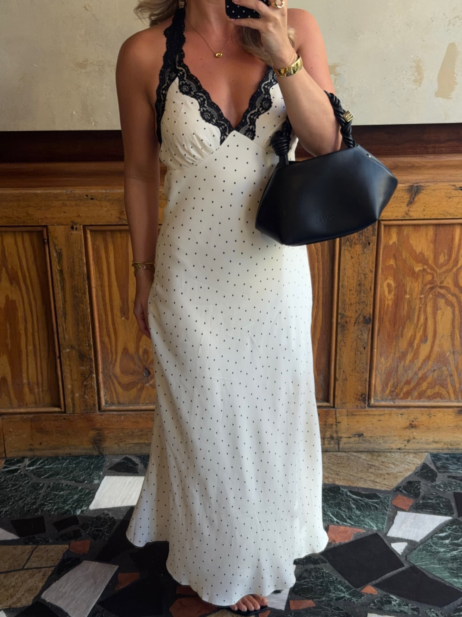 Dress linked below! I’m wearing a size 8 for ref!

Summer dress

#LTKsummer #LTKuk #LTKeurope