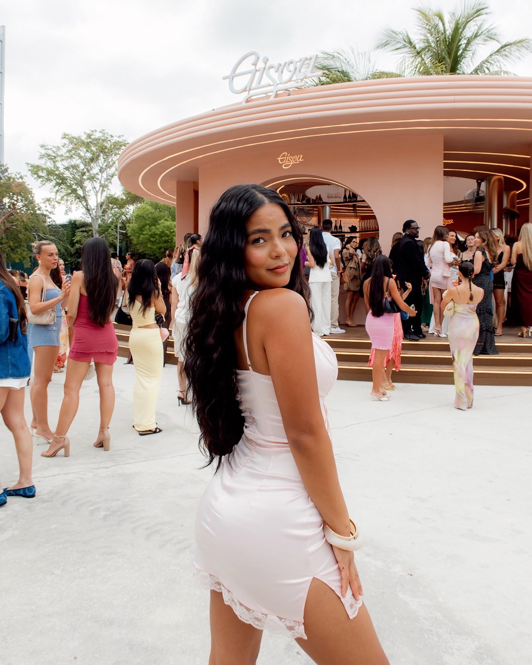 Mermaid waves for spring & summer 🧜‍♀️🐚🏝️

#LTKFestival #LTKStyleTip #LTKBeauty