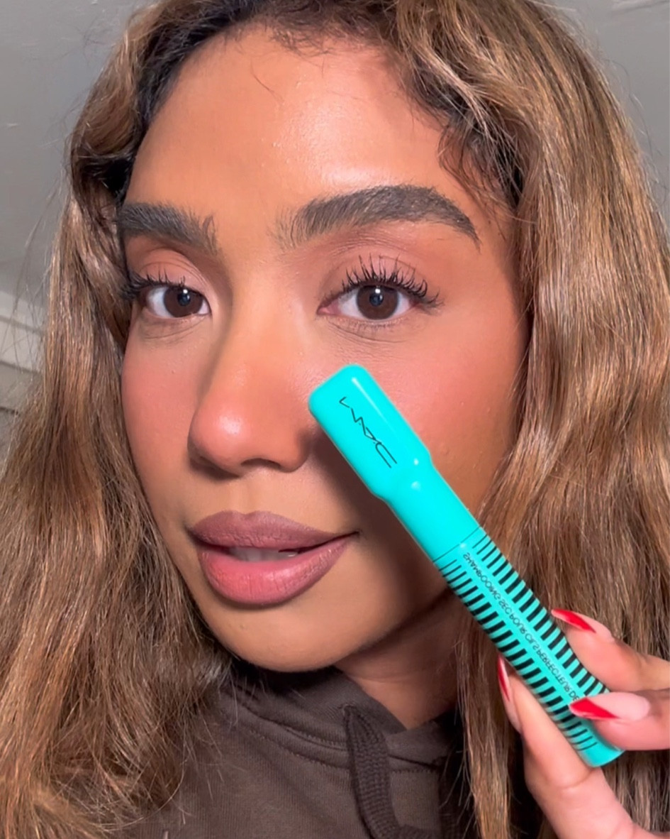 MAC Cosmetics Lash Dry Shampoo for your Mascara! 