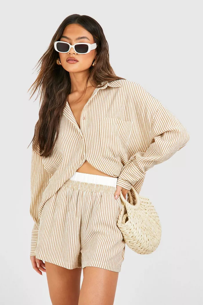Textured Stripe Contrast Waistband Shorts | Boohoo.com (UK & IE)