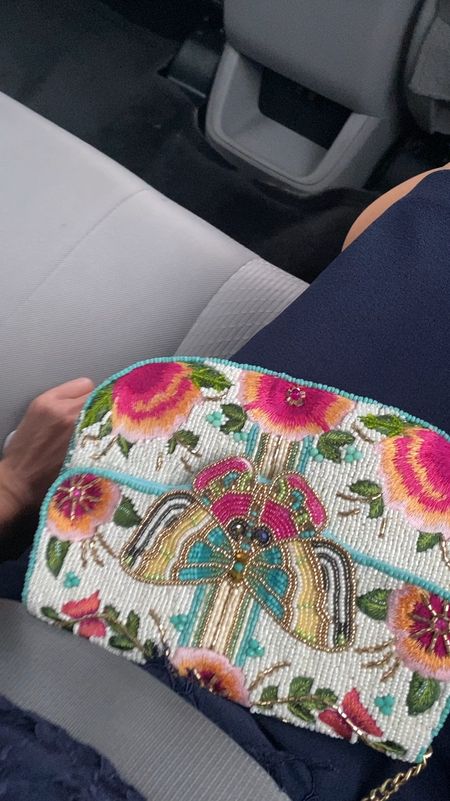 Beaded purse 

#LTKitbag #LTKVideo #LTKparties