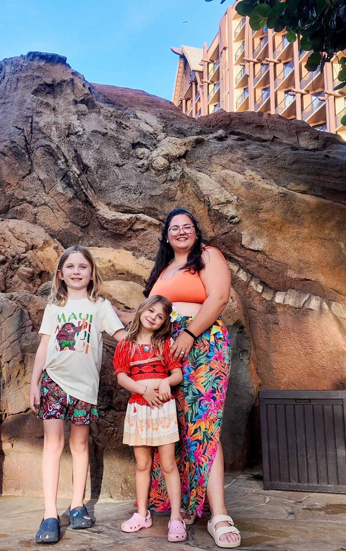 Pool day outfits at Aulani Disney 🌺⛰️🌊🥪🐟🤿


#LTKMidsize #LTKTravel #LTKKids