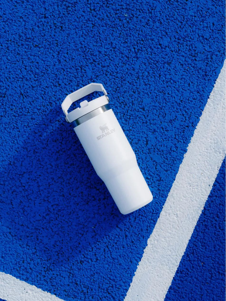 Iceflow™ flip-straw recycled stainless-steel bottle 890ml | Selfridges