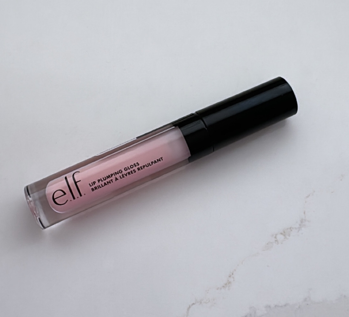 Perfect nude/pale pink gloss and under $10! 🙌🏽💕👄