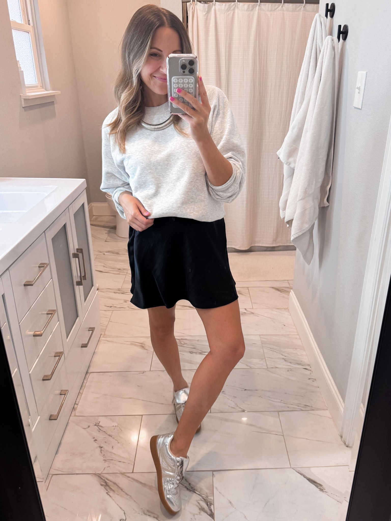 Sweatshirt - small
Skirt - XS


#LTKFindsUnder50 #LTKStyleTip #LTKSeasonal