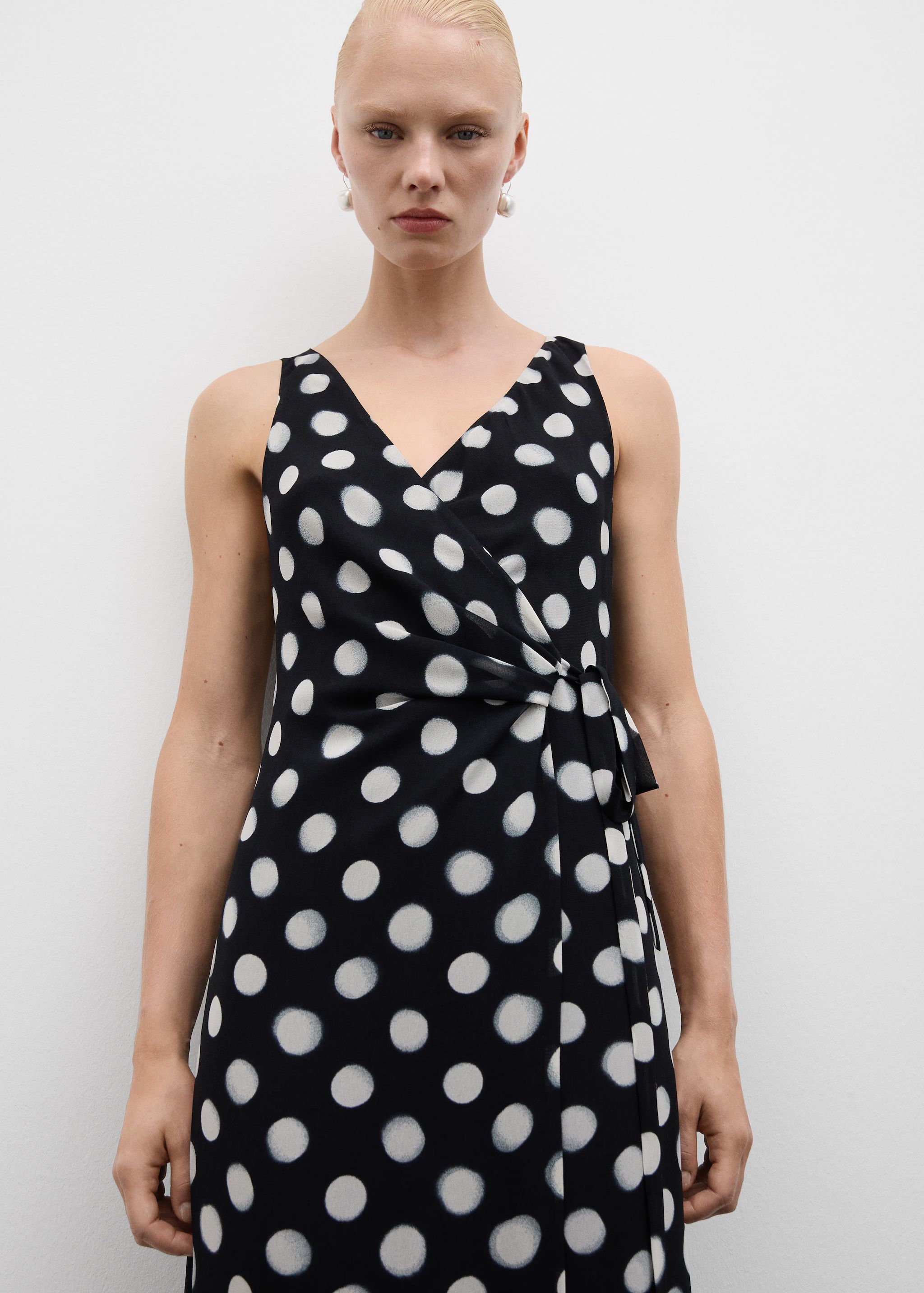 Cross dress with polka-dots | MANGO (US)