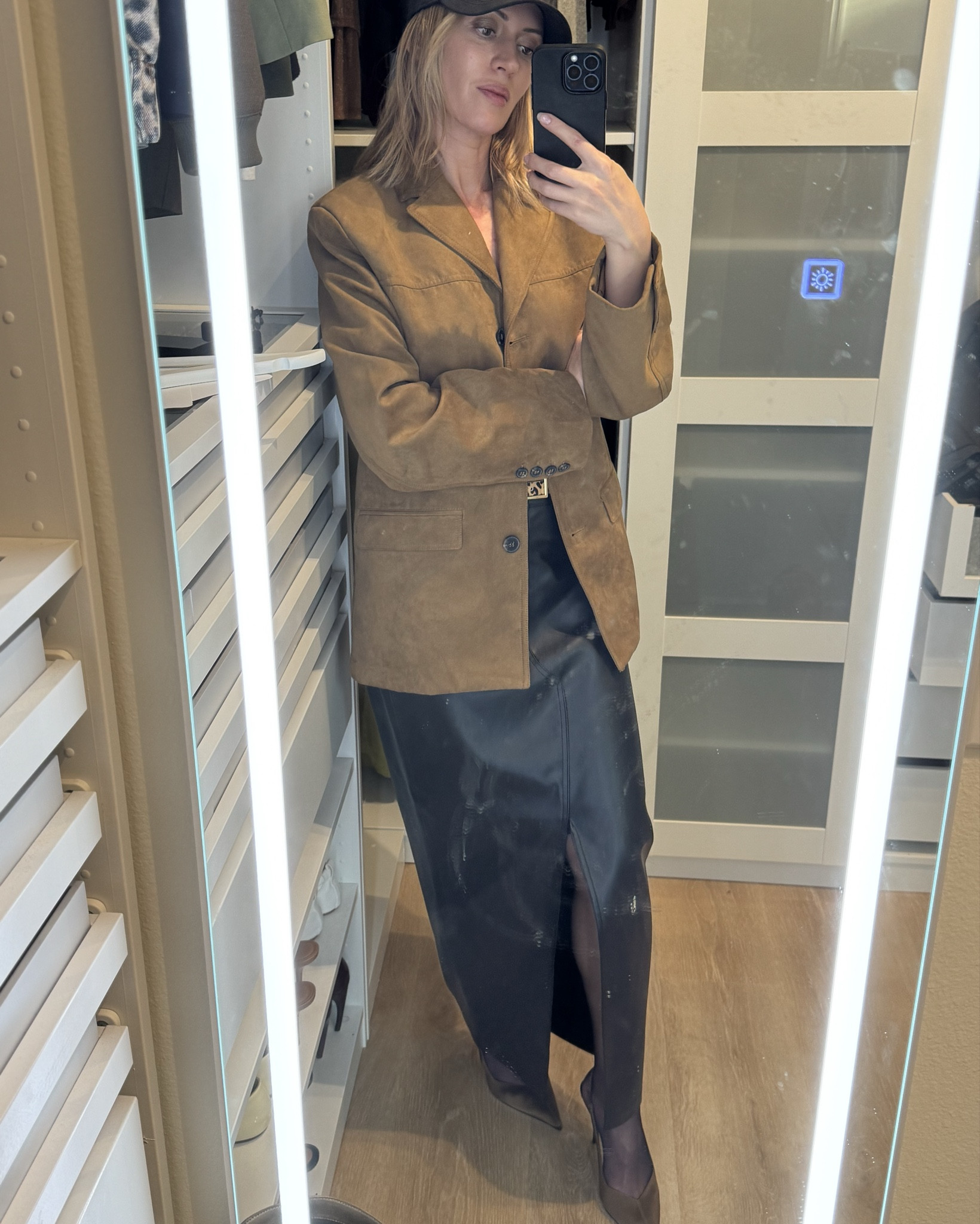 Messy wardrobe selfies 💃🏼 #mylife

#LTKItBag #LTKStyleTip #LTKShoeCrush