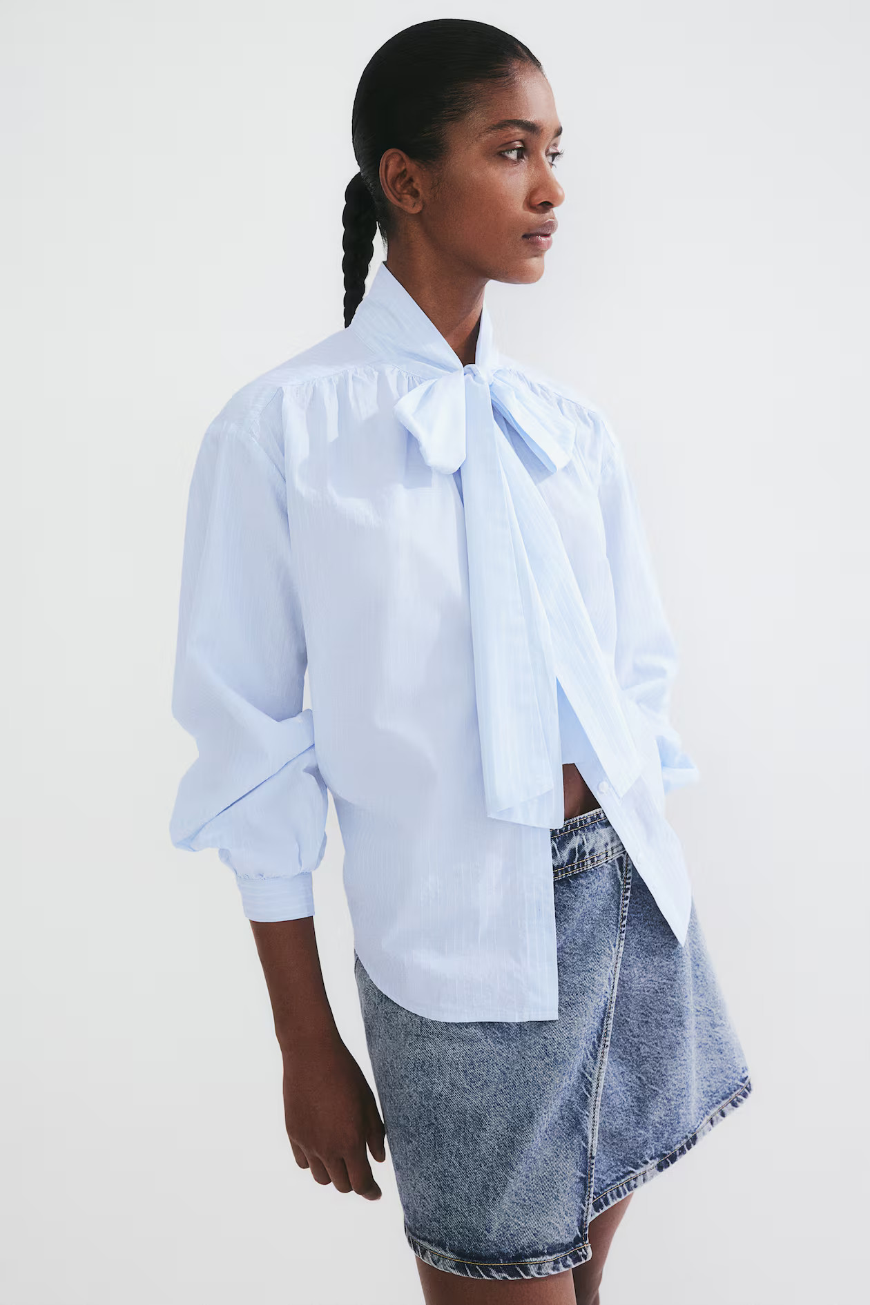 Tie-Neck Blouse - Long sleeve - Long - Light blue/striped - Ladies | H&M US | H&M (US + CA)