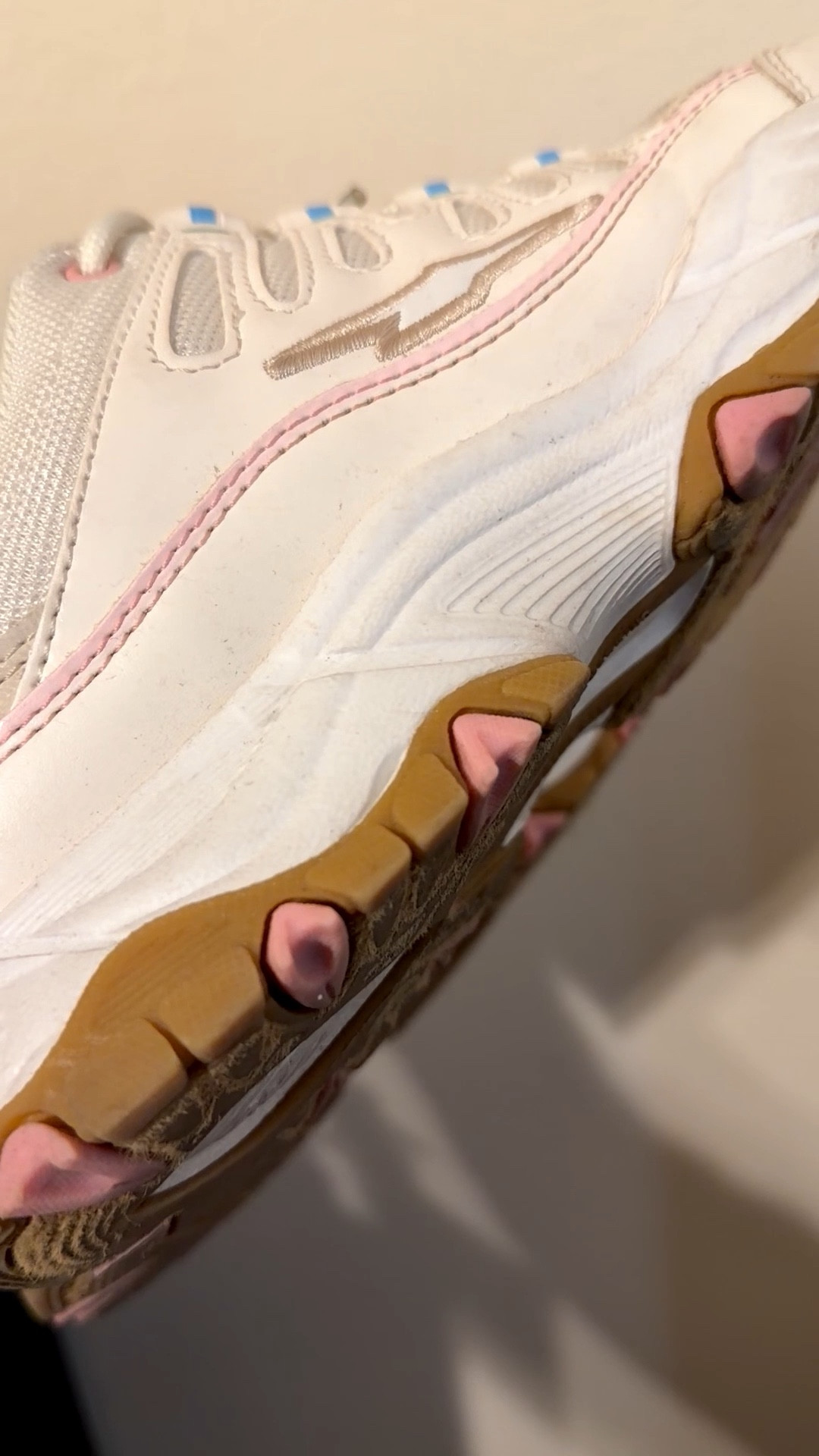 Neutral wide width sneakers that I have been loving winter to spring the light pink would be so pretty in the spring time with pastels etc these have memory foam. Lightweight, comfy, and memory-foam soft perfect for school runs, errands, or everyday outfits. NeutralStyle #ComfySneakers #MemoryFoamShoes #widewidth #WinterToSpringStyle #LTKShoes
#EverydaySneakers #NeutralOutfitInspo #LTKFinds #CasualStyle #WomenWithStyle

#LTKootd #LTKFindsUnder50