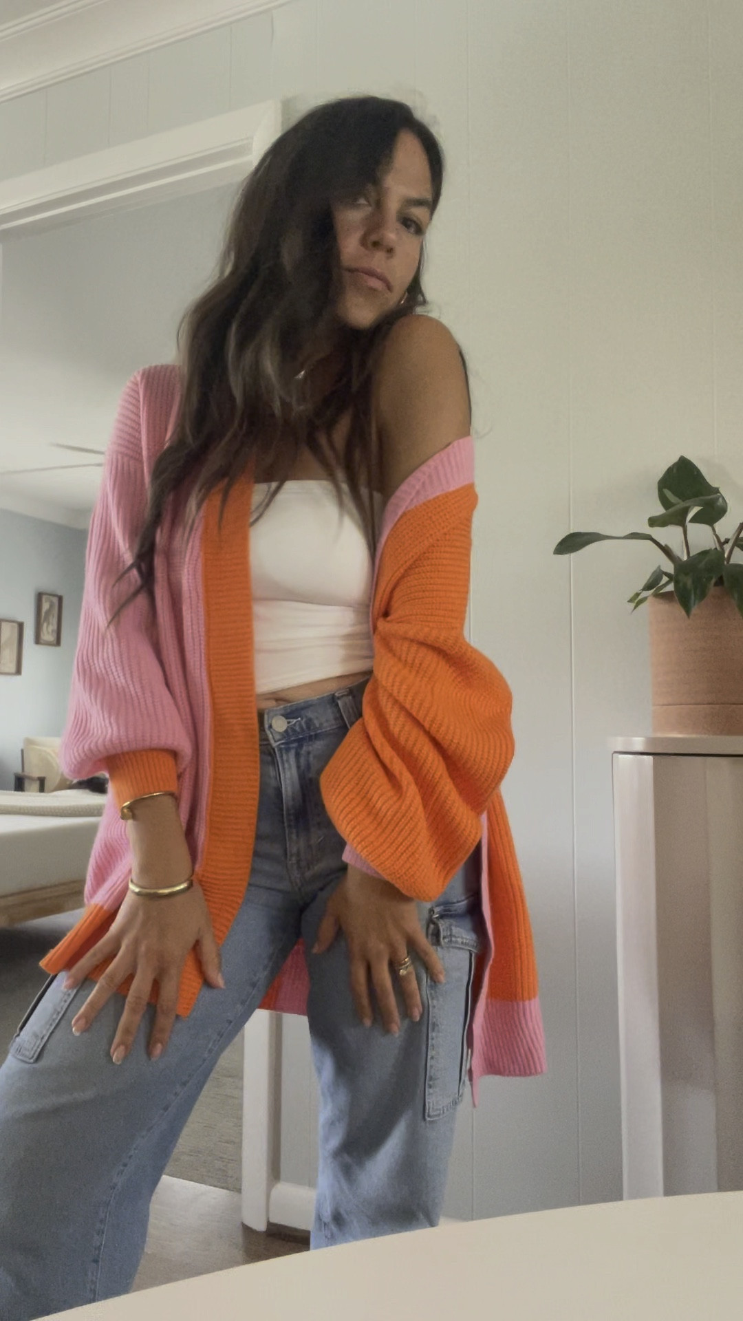 Love a pop of color !Also love a transitional cardigan 

#LTKFindsUnder50 #LTKU #LTKStyleTip