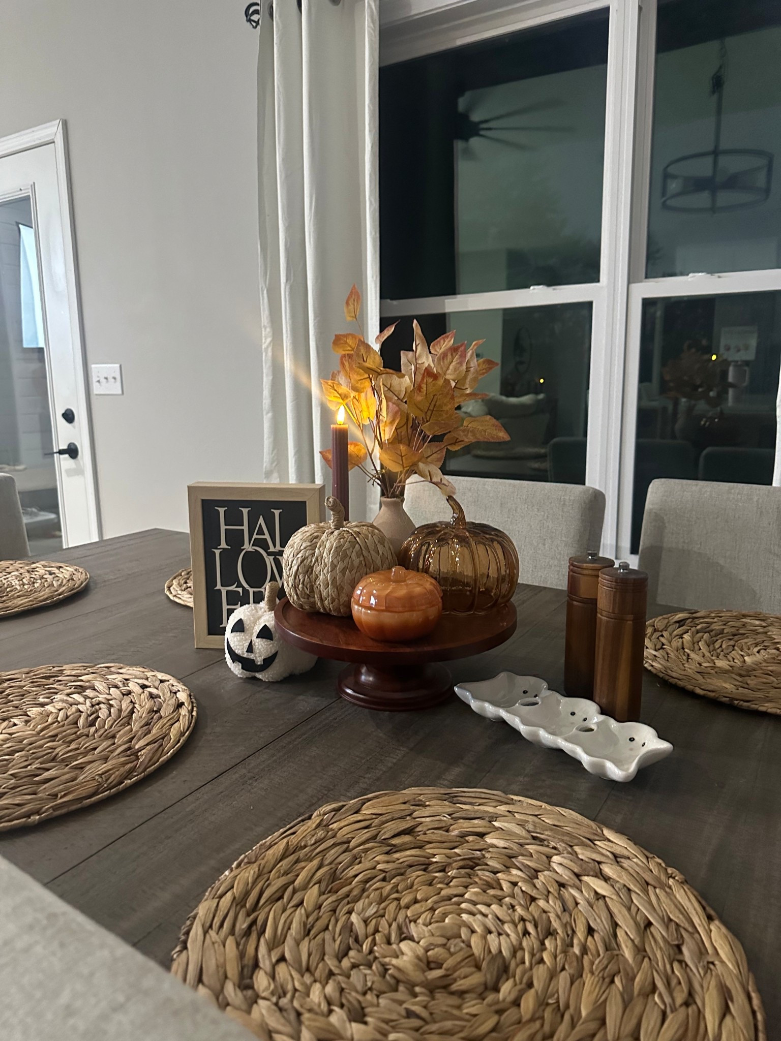 Halloween dining room decor 

#LTKSeasonal #LTKHalloween #LTKHome