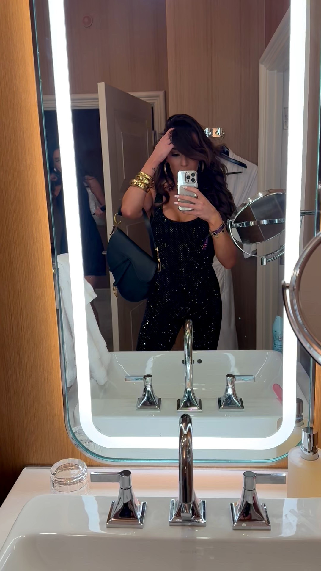 Perfect jumpsuit for Vegas !!!! 




#LTKHoliday #LTKgrwm #LTKdayinmylife