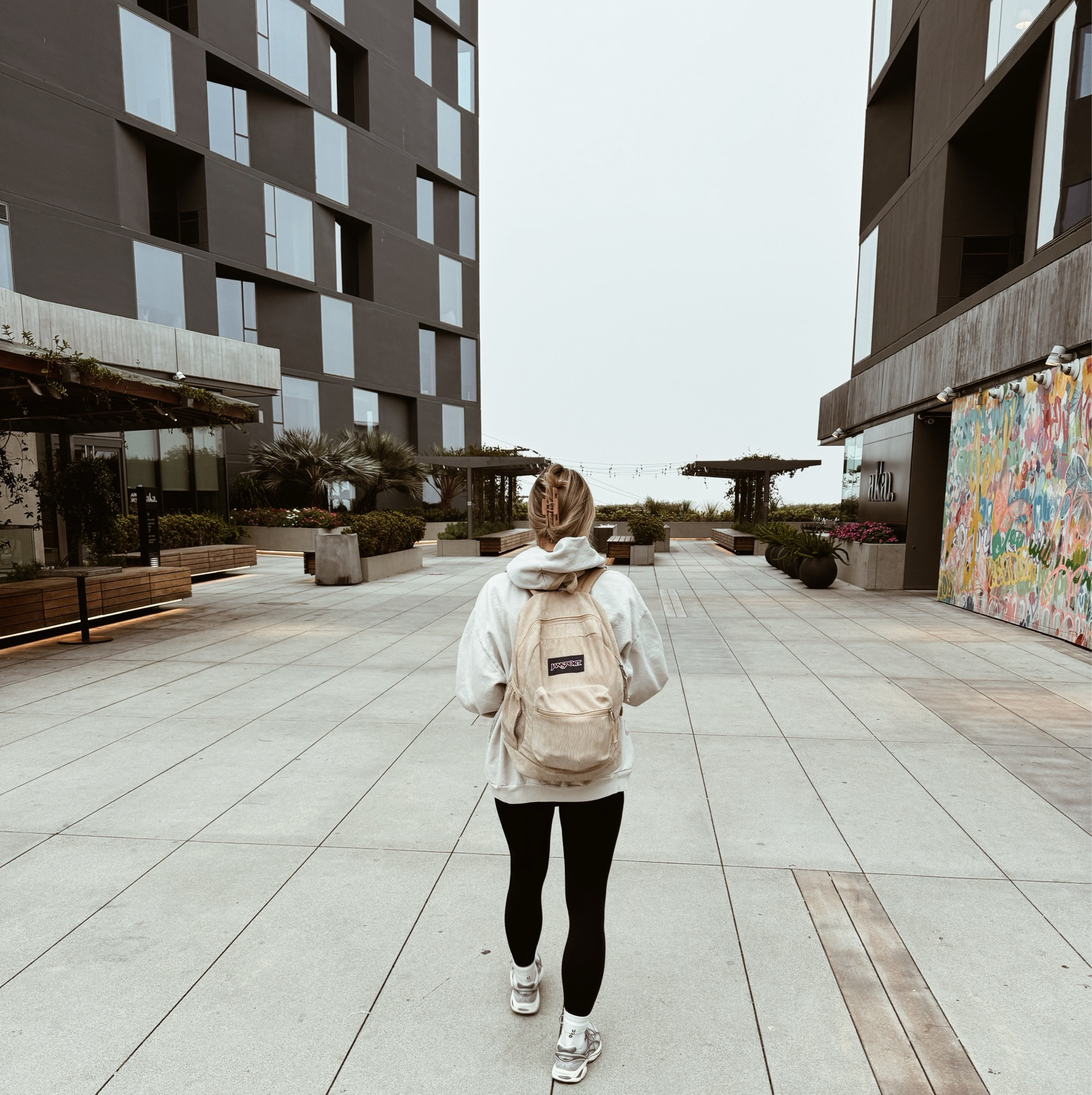 LA 💫

#LTKTravel #LTKFindsUnder100 #LTKStyleTip