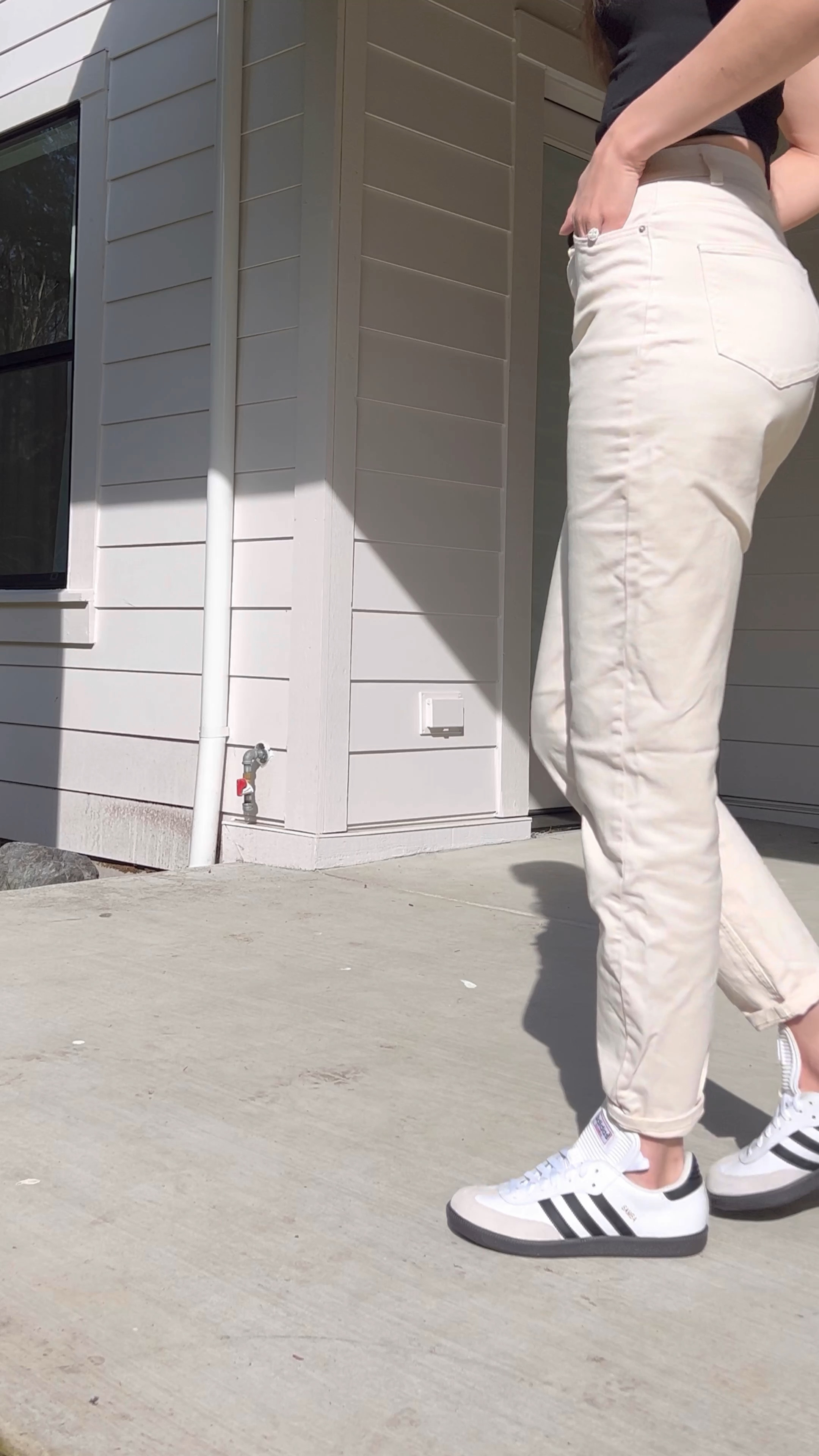 4 WHITE SNEAKERS FOR SPRING



#LTKshoecrush #LTKSeasonal #LTKunder100