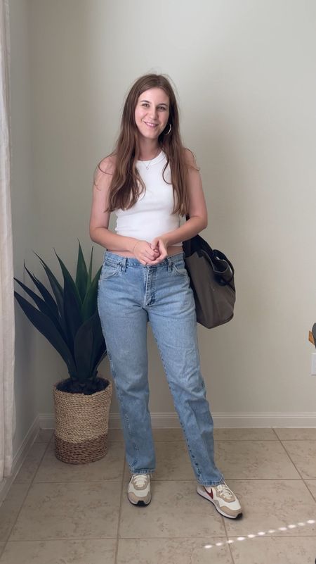 OOTN for Cool Mom Book Club ✨ jeans 32x32L, white tank - small

#LTKVideo