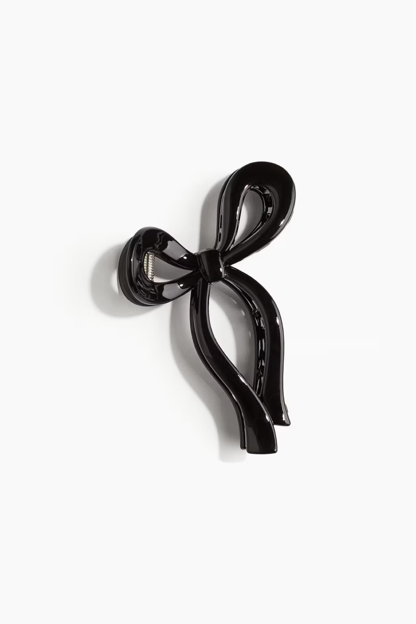 Black bow clip 


#LTKSeasonal #LTKFindsUnder50 #LTKStyleTip