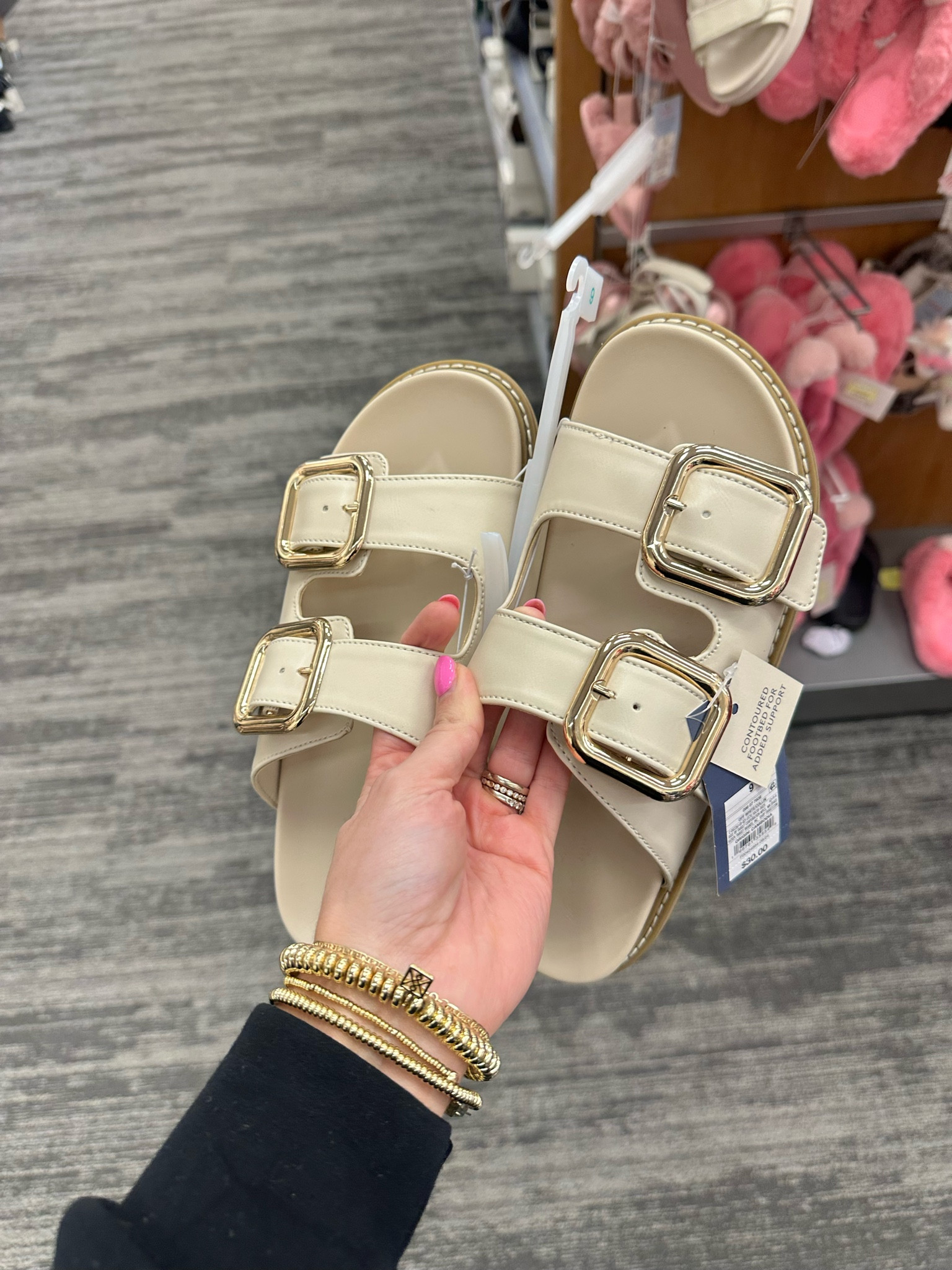 Favorite sandal picks for their big sale! Stocking up and pretending like we’re not getting 7 inches of snow in 2 days haha! 