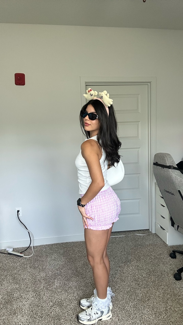 How I would style the cutie Ghostie ears 🤭👻💖 can’t wait to wear this fit to the parks soon! 

#disney #disneyworld #disneylocal #disneyaddict #disneygirl #disneygram #disneyfit #disneyoutfit #fitspo #outfitinspo #disneyfitspo #disneybound @disneyparks @disneystyle @disneystore

#LTKPetite #LTKStyleTip #LTKU